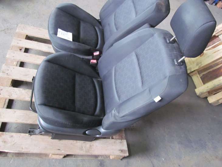 Mazda 5 Lift 2009r Fotele Przednie - Image 3