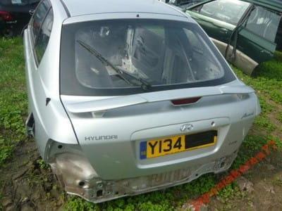 Hyundai Accent 2000 2001 2002r. Klapa Tylna Szyba