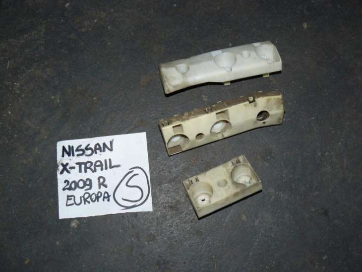 Nissan X-Trail 2009r T31 Ślizg Zderzaka