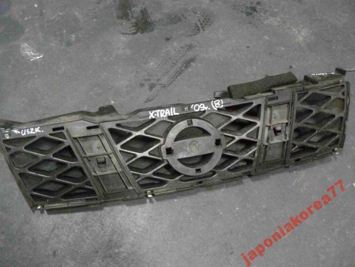 Nissan X-Trail 2009r Grill Atrapa