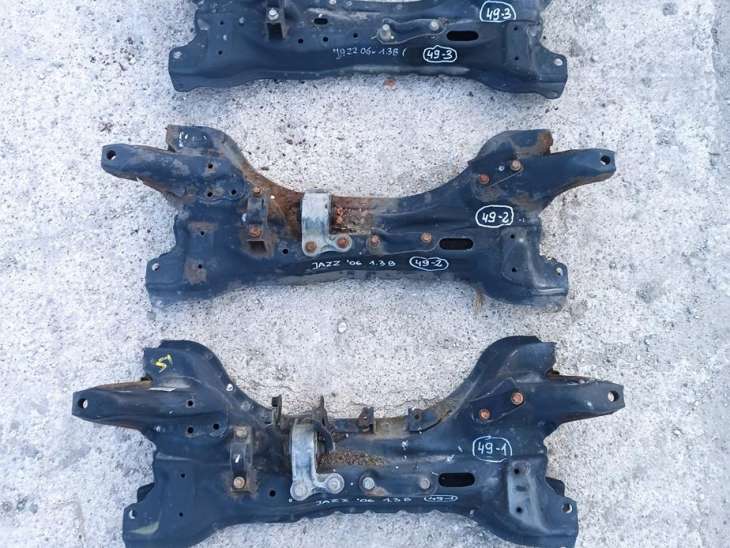 Honda Jazz I 2006r 1,3 B Belka Przednia Sanki