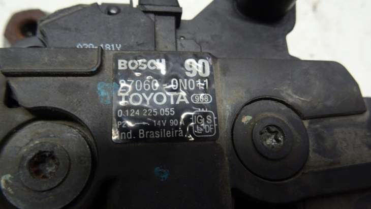 Toyota Yaris 07r 1,4d Alternator 27060-On011 - Image 3