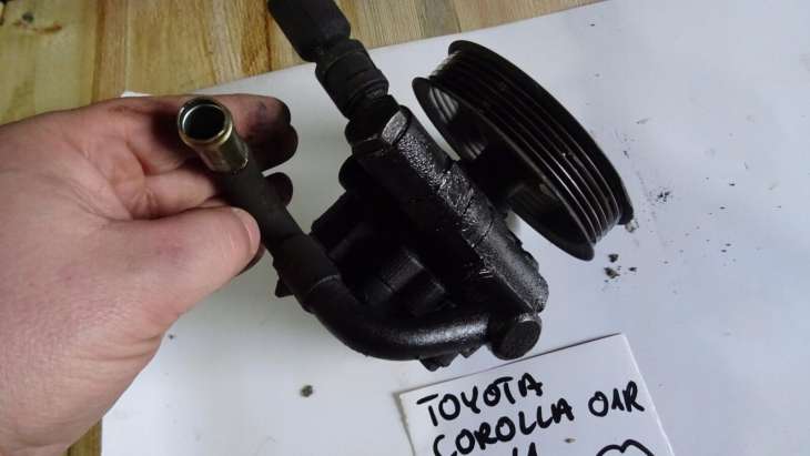 Toyota Corolla E11 01r 1,4b Pompa Wspomagania - Image 3