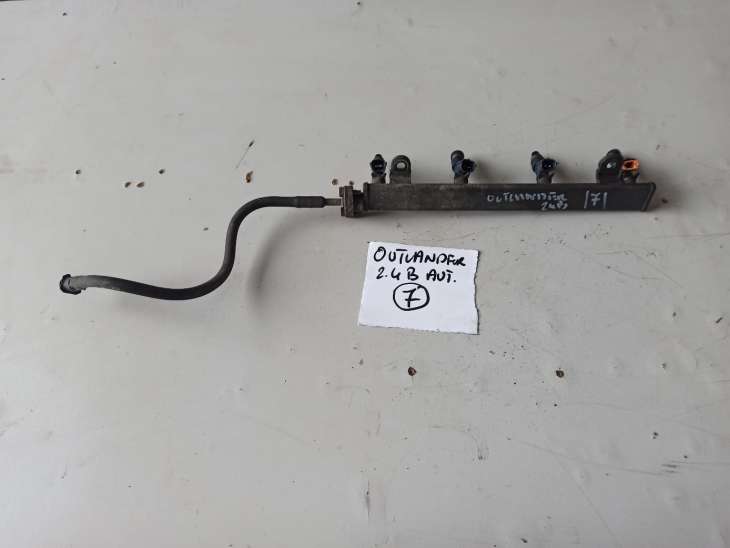 Mitsubishi Outlander I 04r 2,4b Aut. Wtryskiwacz 028033113