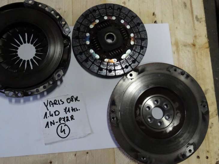 Toyota Yaris 08r 1,4d Przegłos Dwumasa 1n-P72r