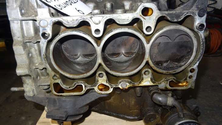 Subaru Legacy Outback IV 2006r H6 Blok Silnika - Image 5
