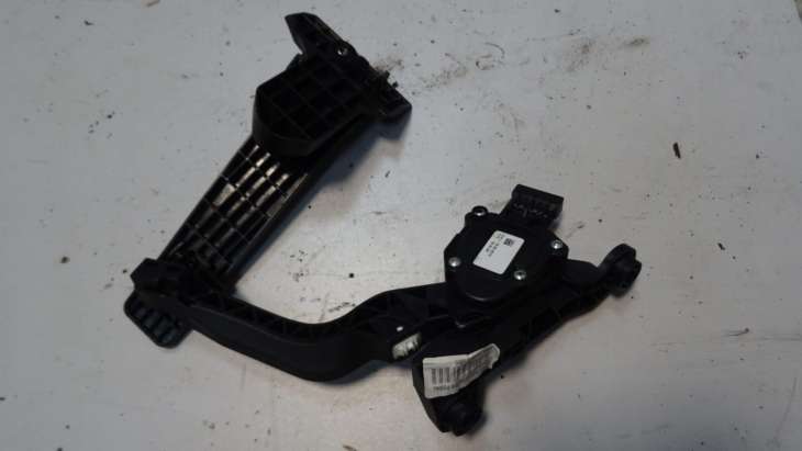 Kia Ceed II Jd 1.6 Pedal Gazu 32700-Xxxxx - Image 2