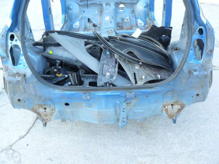 Toyota Yaris 2006r 2007r 5d Pas Tylny Tył