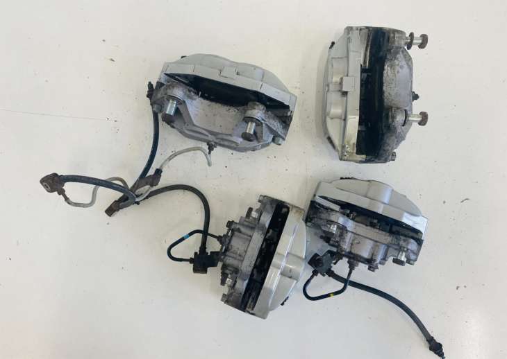 Infiniti M Q50 Q70 Zaciski Zacisk Hamulcowe Akebono 41001jl02a ; 41011jl02a ; 440114gh1a ; 440014gh1a - Image 3