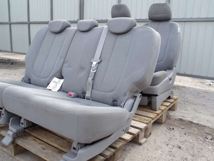 Kia Carens III 2007r Fotele Kanapa Nr.771
