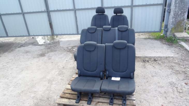 Kia Carens III 2007r Fotele Kanapa 7os. - Image 3