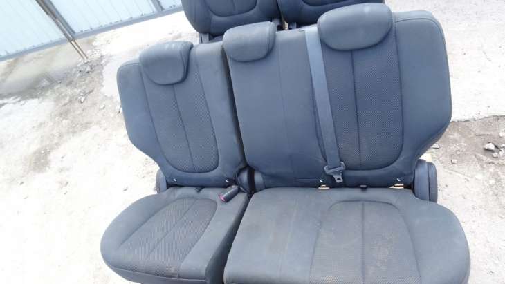 Kia Carens III 2007r Fotele Kanapa 7os. - Image 9