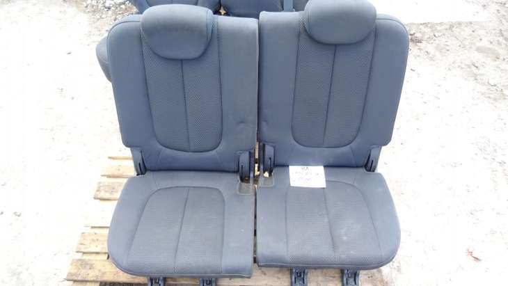 Kia Carens III 2007r Fotele Kanapa 7os. - Image 13