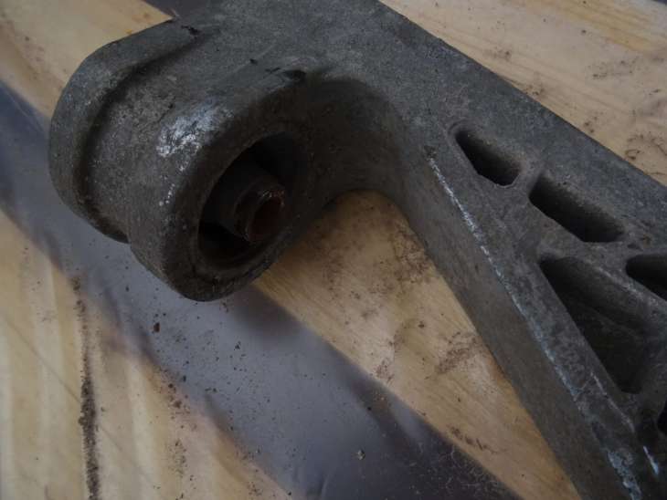 Suzuki Sx4 4x4 Łapa Podpora Mostu 29621-80j0 - Image 4