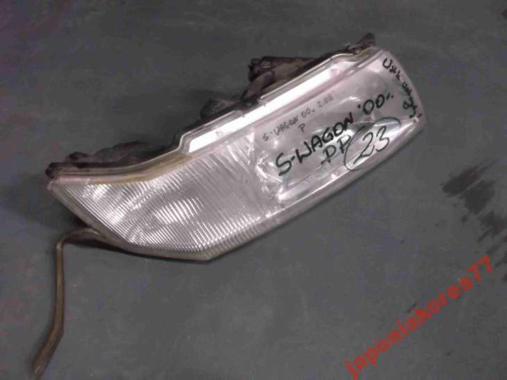 Mitsubishi Space Wagon 2000r Lampa Prawa Przednia
