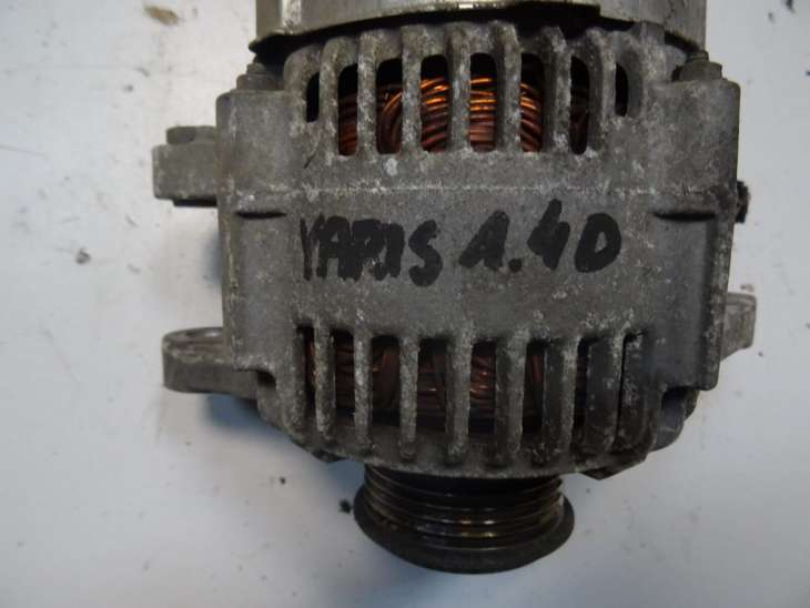 Toyota Yaris II 1.4d Alternator 27060-33040 Nr.10