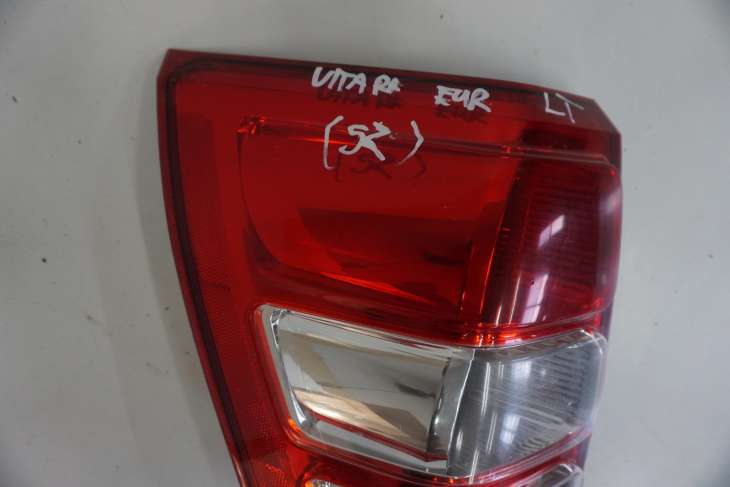 SUZUKI GRAND VITARA II 2005-2014R LAMPA LEWA TYLNA 35670-65J11 - obrazek 2