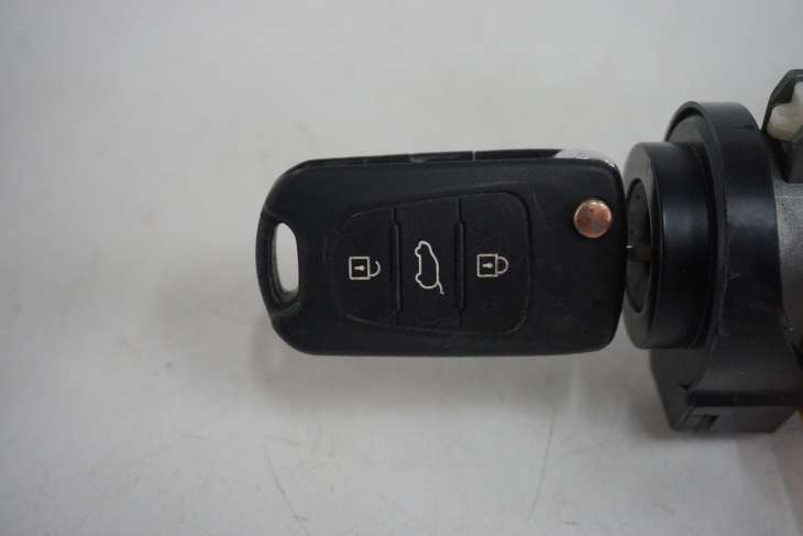 KIA CEED I 2006-2012R STACYJKA 819101H000 KOSTKA 931102H000 - Image 4