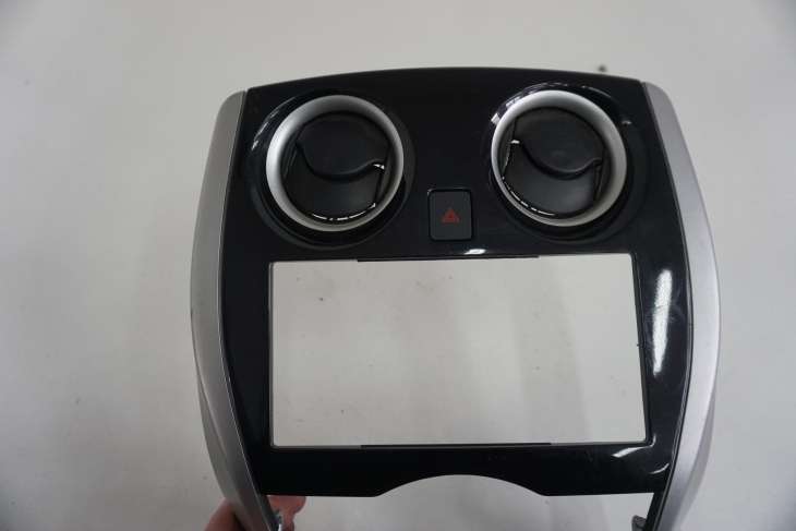 NISSAN NOTE E12 RAMKA 682603VV0A - obrazek 2