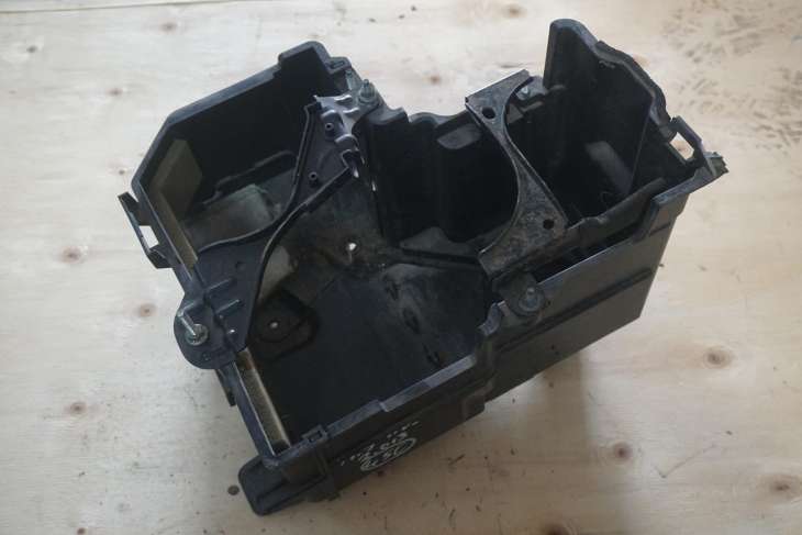 MAZDA 5 CW II PODSTAWA AKUMULATORA BCM456040 LFBL18591