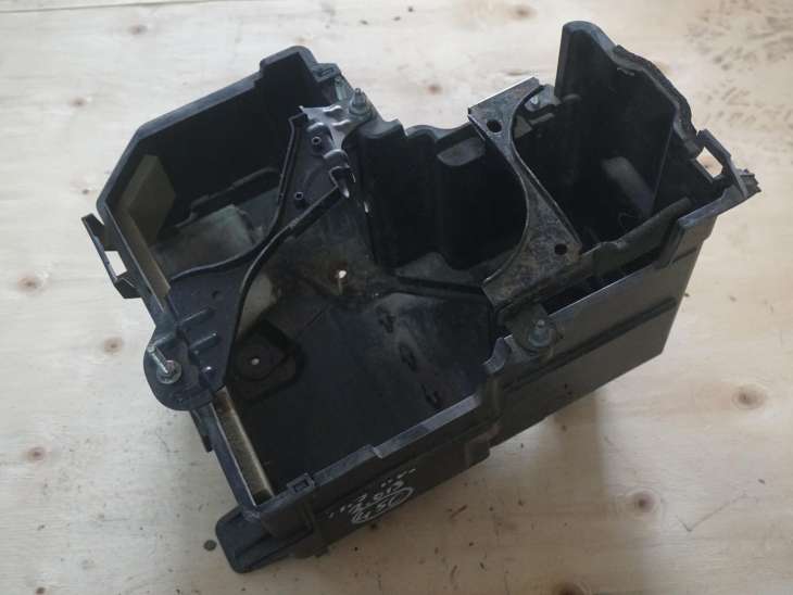 MAZDA 5 CW II PODSTAWA AKUMULATORA BCM456040 LFBL18591