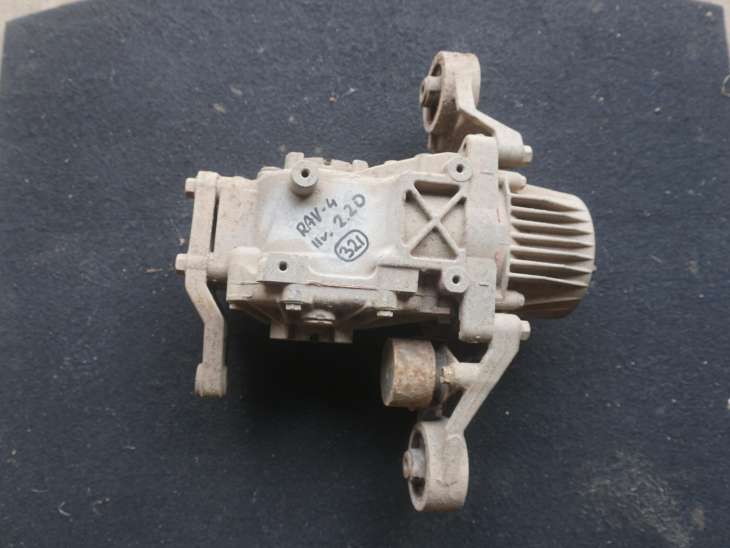 TOYOTA RAV4 RAV-4 III 2.2D4D 2AD-FTV EA64F TYLNY MOST 4111042040 , 4111052010 , 4111042041 , 4111042042