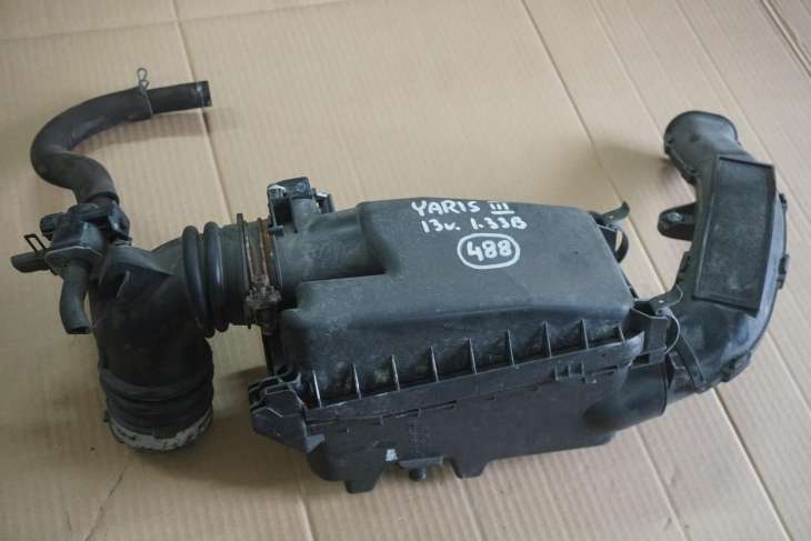 TOYOTA YARIS III 2011-2020R 1.33B OBUDOWA FILTRA POWIETRZA 177510Y050 , 177000Y070 PRZEPLYWOMIERZ 22204-0V020