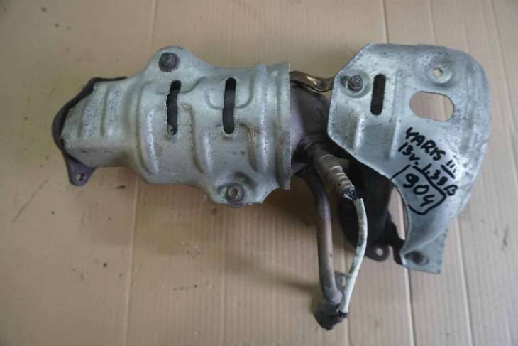 TOYOTA YARIS III 2011-2020R 1.33B KOLEKTOR WYDECHOWY SONDA KATALIZATOR 8946752110 , 2505147070