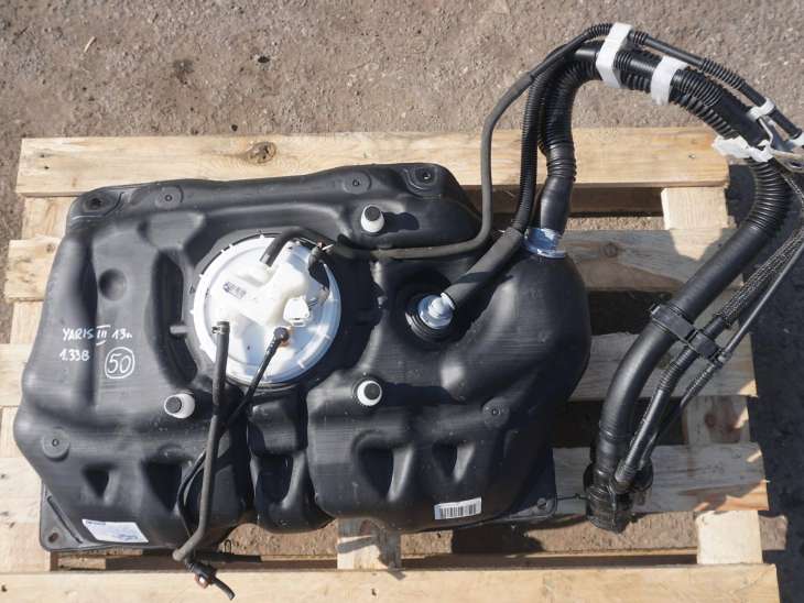 TOYOTA YARIS III 2011-2020R 1.33B ZBIORNIK PALIWA WLEW POMPA 77100-0D240 , 77100-0D220 , 7704-0D070