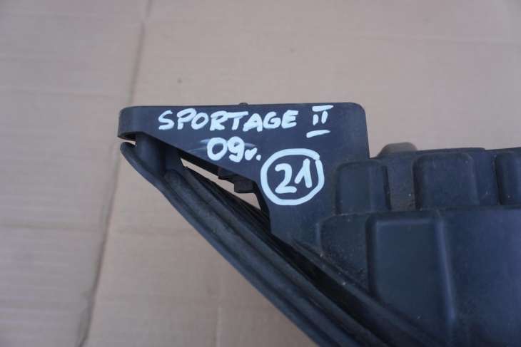 KIA SPORTAGE II LIFT 2010R PRAWA KRATKA HALOGENU 86516-1F500 , 865161F500 HALOGEN 9220203000 - Image 2