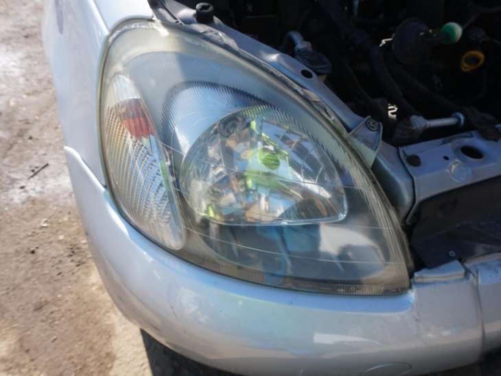 TOYOTA YARIS I 2002R PRAWA PRZEDNIA LAMPA EUROPA 8111052021 , 8111052031 , 8113152030