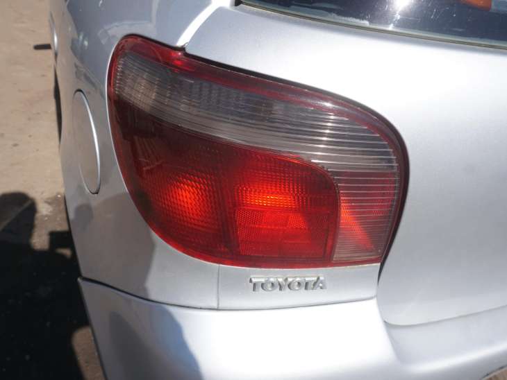 TOYOTA YARIS I 2002R LEWA TYLNA LAMPA EUROPA 8156052030 , 8156052120