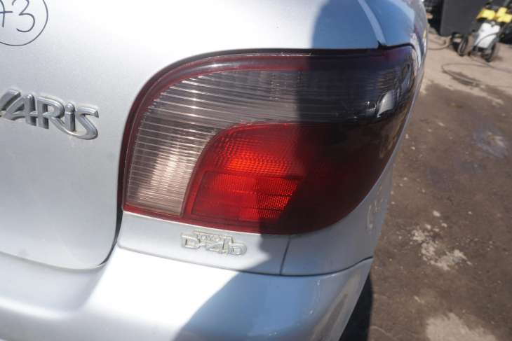 TOYOTA YARIS I 2002R PRAWA TYLNA LAMPA EUROPA 8155052130