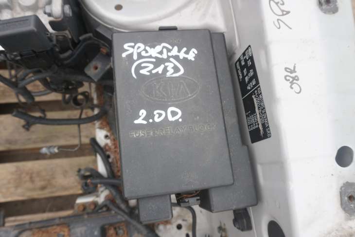 KIA SPORTAGE II 2004-2010r SKRZYNKA BEZPIECZNIKOW 2.0CRDI 4WD 919511F240 - Image 2