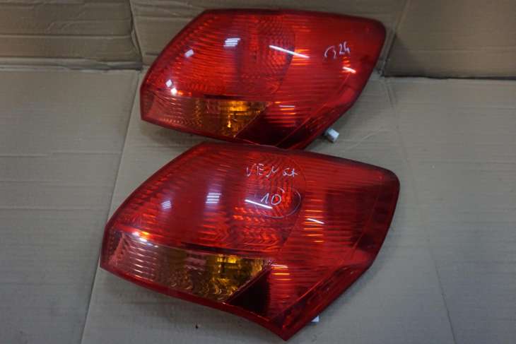 KIA VENGA PRAWA TYLNA LAMPA 92402-1P000 2010r /JP
