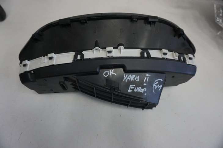 TOYOTA YARIS II LICZNIK ZEGAR 83800-0DJ60 457300-3672 - Image 2