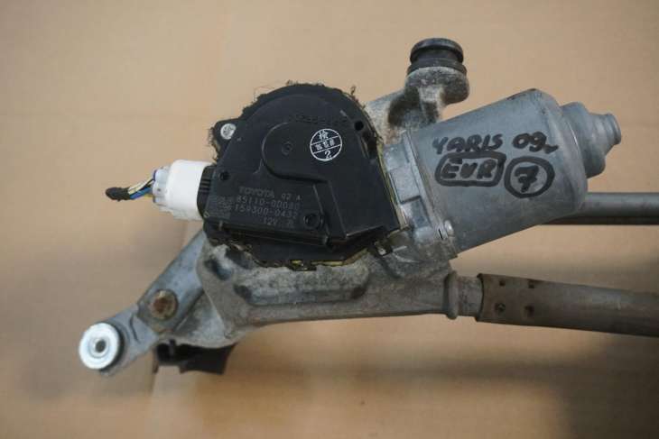 TOYOTA YARIS II MECHANIZM WYCIERACZKI 85110-0D080 - obrazek 2