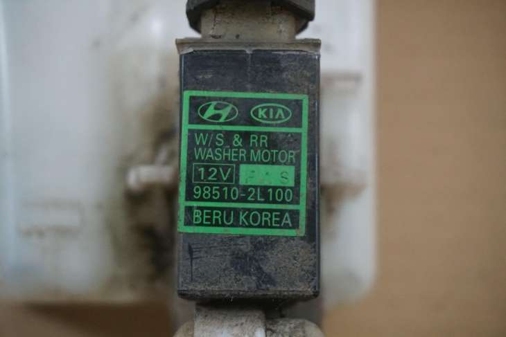 KIA VENGA ZBIORNICZEK PŁYNU SPRYSKIWACZY 98610-1P000 - obrazek 4