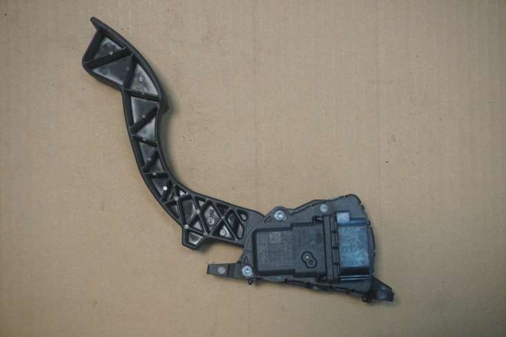 MAZDA 3 I BK PEDAŁ GAZU 4M51-9F836-AH - Image 2