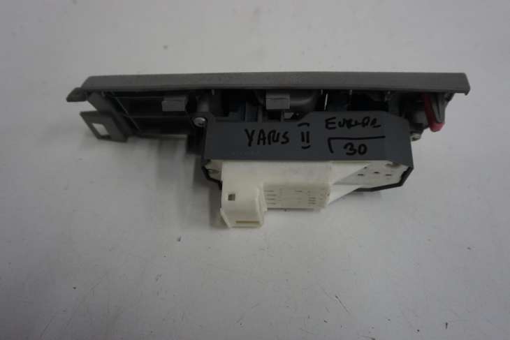 TOYOTA YARIS II GUZIK PODNOSZENIA SZYBY 74232-0D110 - Image 3
