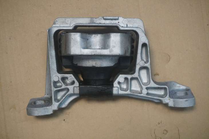 MAZDA 3 I BK PODUSZKA SILNIKA 2.0B 1741598820 - obrazek 3