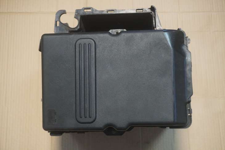 MAZDA 3 I BK OBUDOWA AKUMULATORA BP4K56040