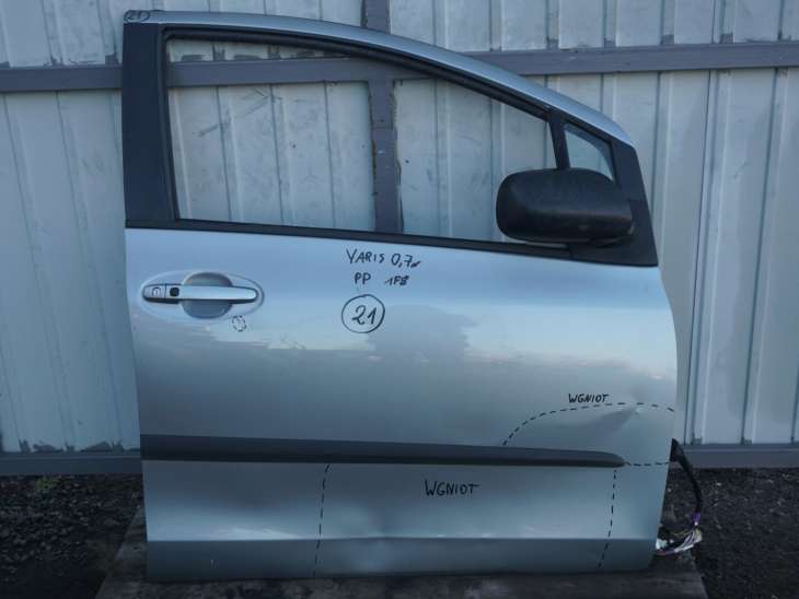 TOYOTA YARIS II DRZWI PRAWE PRZEDNIE 1F8 670010D170 nr.21