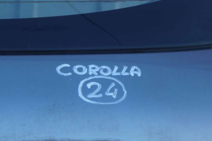 Toyota Corolla E12 2004r Klapa Tylna 6700502060 SZYBA 6810502030 - Image 2