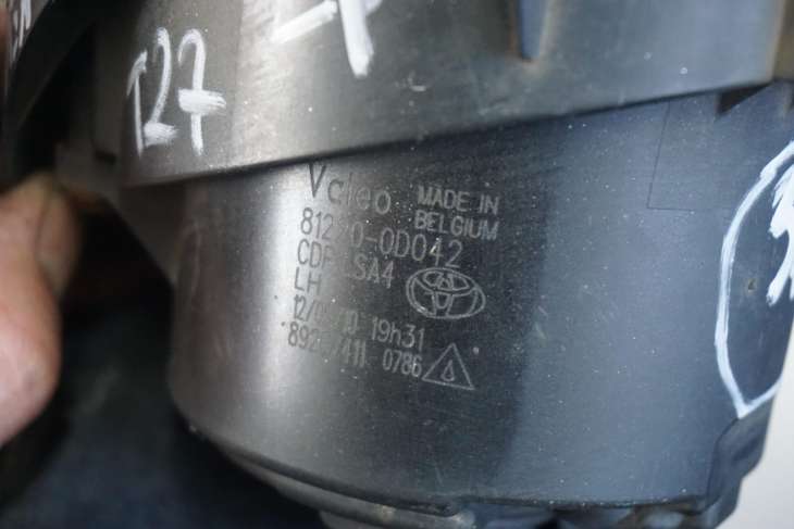 TOYOTA AVENSIS T27 HALOGEN LEWY PRAWY LAMPA PRZECIWMGIELNA 81220-0D042 81210-0D042 - obrazek 6