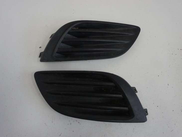 SUZUKI SWIFT MK7 ZAŚLEPKI ZDERZAKA 71751-68L0 71761-68L0