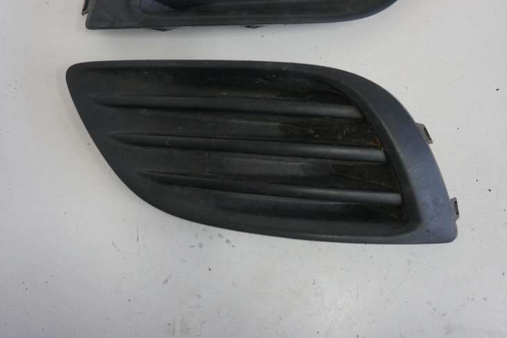 SUZUKI SWIFT MK7 ZAŚLEPKI ZDERZAKA 71751-68L0 71761-68L0 - obrazek 3