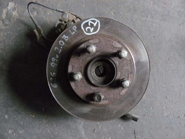 Mazda 626 1999r 2.0b Zwrotnica Piasta Lewy Przód