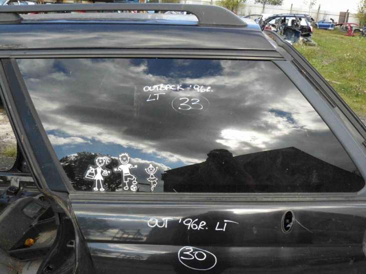 Subaru Outback 1996r Szyba Lewy Tył Karoseryjna