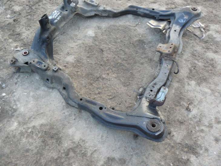 Hyundai Coupe 2004r Belka Zawieszenia Przedniego - obrazek 2